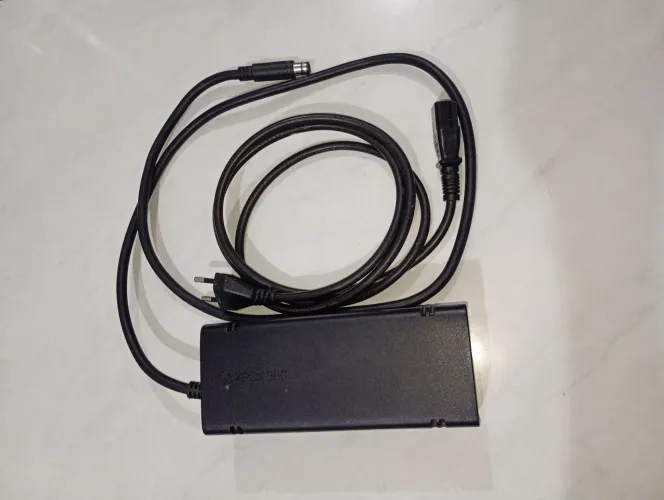 Fonte original Xbox 360 Super Slim