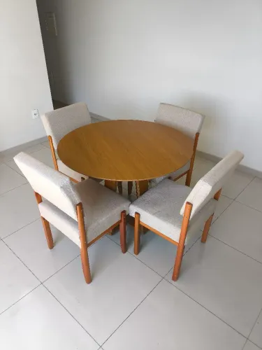 Mesa com 4 Cadeiras