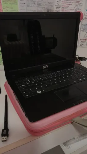 VENDO NOTEBOOK STI - WINDOWS 7 Notebook STI com Windows 7.