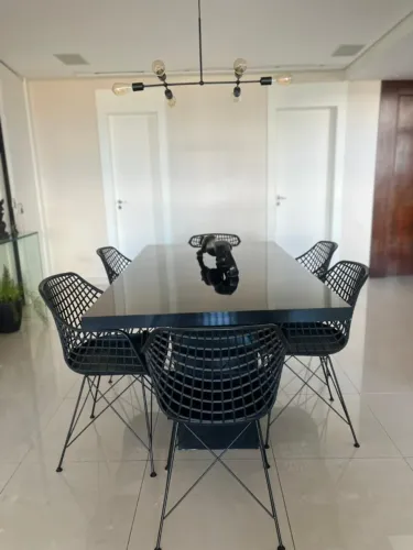 Mesa de jantar preta em laca com 6 cadeiras