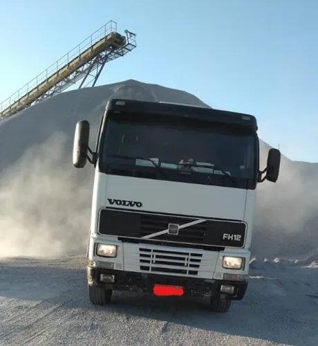 Conjunto Caminhão Volvo FH 12 e Carreta Basculante
