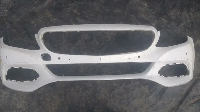 Parachoque Dianteira Mercedes C180 2015 ao 2018 c/detalhe