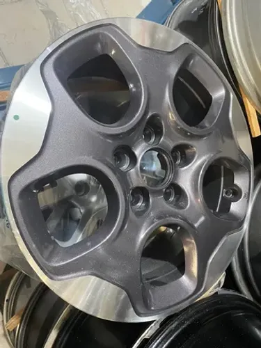 Roda Jeep Renegade aro 16 original unidade valor mínimo consulte o jogo
