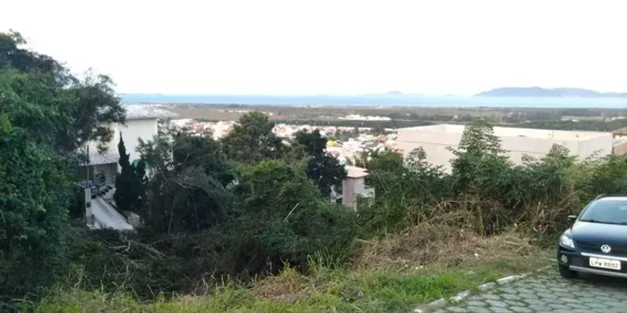 Terreno à venda, 300 m² por R$ 130.000 no Condomínio dos Pássaros em Cabo Frio/RJ