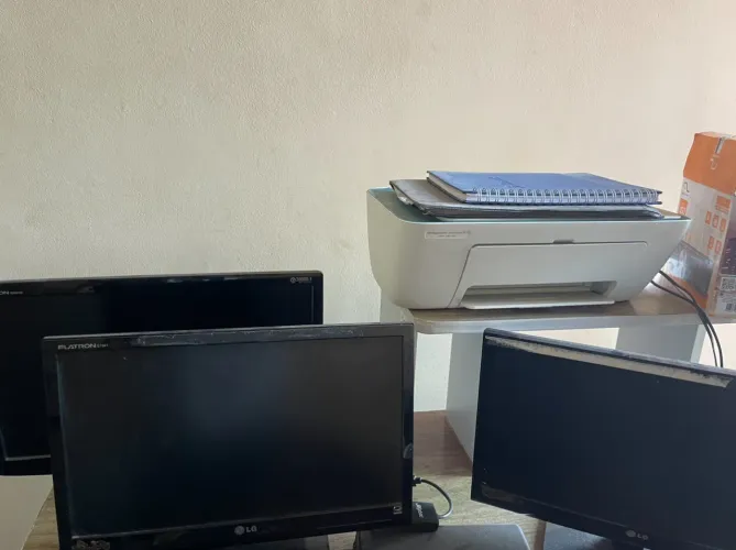 Oportunidade - 3 Monitores LG 19 polegadas + impressora HP