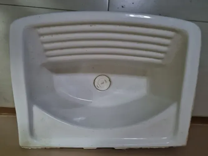 Tanque 40L 55x28x41cm (LxAxP) Branco