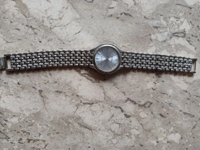 Relógio de pulso feminino Jinma