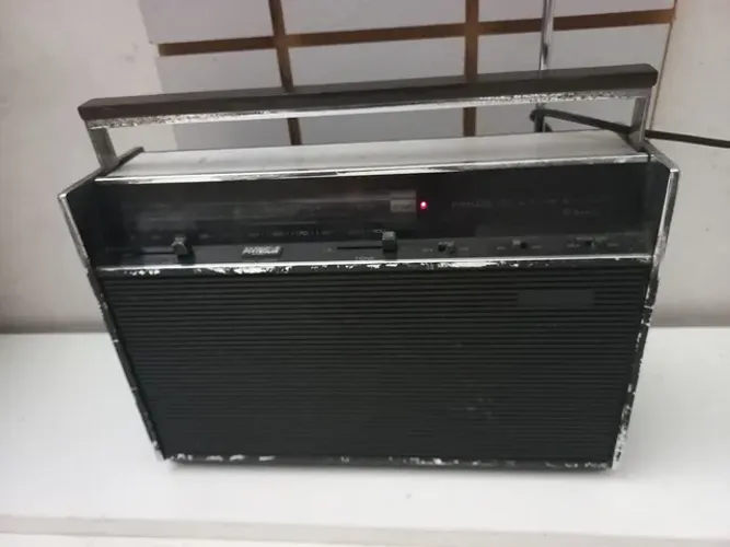 Radio antigo philco Ford no estado