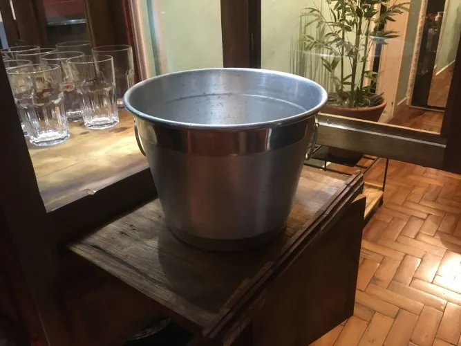 Balde de inox p gelar bebidas 5L alt 20cm diâmetro 25cm