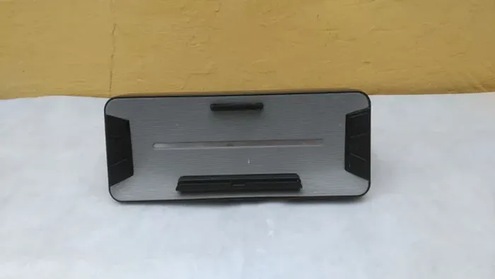 Caixa de som sem fio, com fonte, bom estado, envio qq local. E outros.