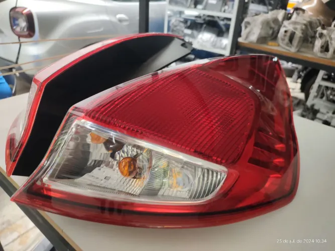 lanterna traseira New fiesta Hatch