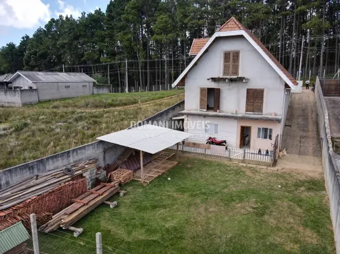 Casa em Fase Final de Acabamento à Venda na Região do Céu Azul - Campos do Jordão/SP