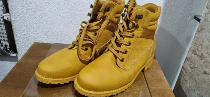Botas unissex  couro caramelo