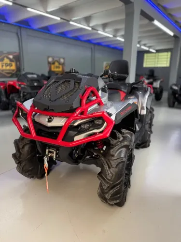 Quadriciclo can am Xmr 1000