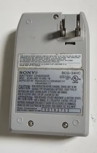 SONY - Aparelho para recarregar pilhas BCG-34HC