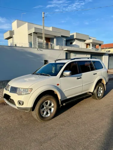 Mitsubishi Pajero Dakar HPE 3.2 4X4 T.I Dies 5P AUT 2013