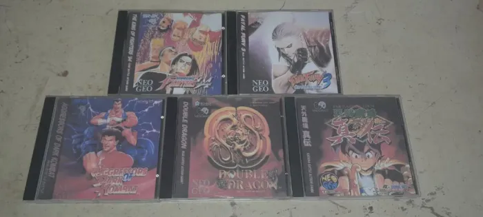 Lote de 14 mídias alternativas de jogos de Neo Geo CD