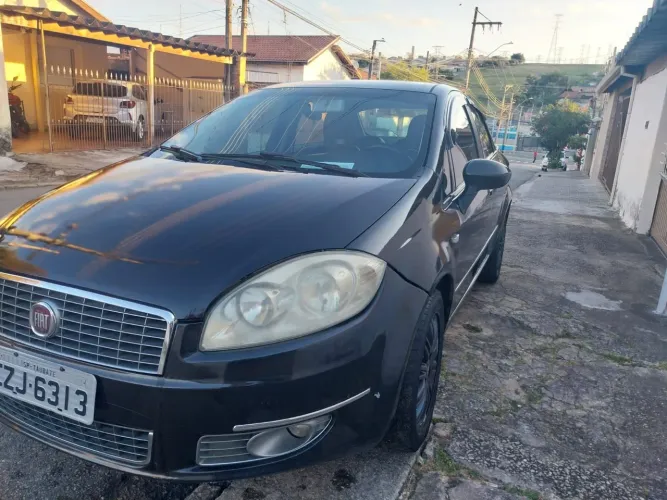 Fiat Linea Essence Dualogic 1.8 Flex 16V 4P 2012
