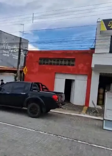 Galpão para locação na Av 9 Jereissati 