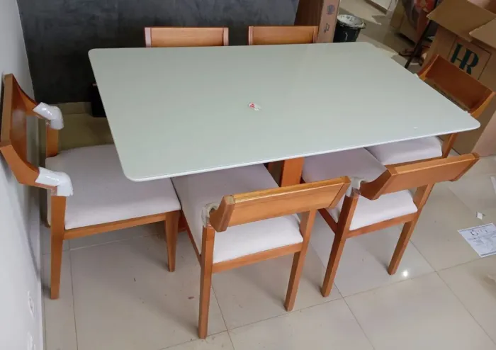 Mesa de jantar Luara 100% madeira com 6 cadeiras