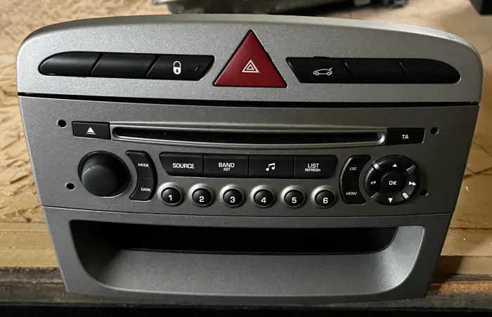 Som original Peugeot 408