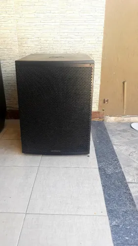 Caixa subwoofer attack modelo vrs 1880 passiva usada