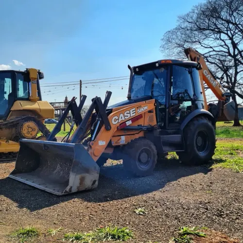 Retroescavadeira CASE 580N 2019