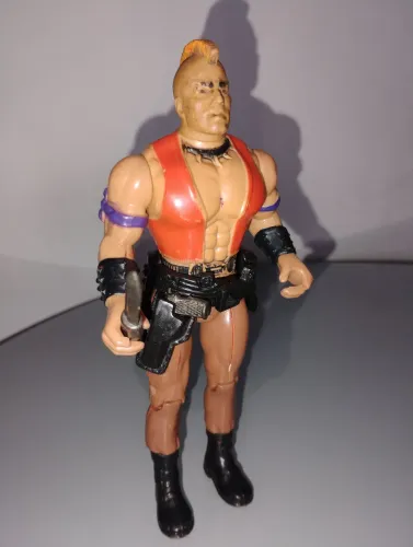 BONECO MAD DOG SERIE RAMBO GLASSLITE ANOS 80
