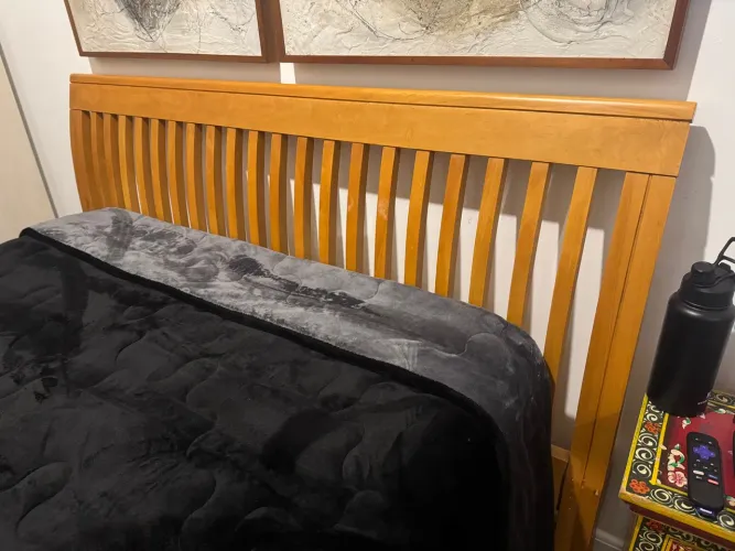 Cabeceira em madeira para cama queen size