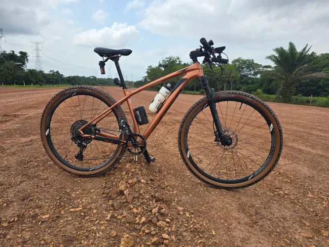 Bike carbono Audax auge 700 grupo Sram "17