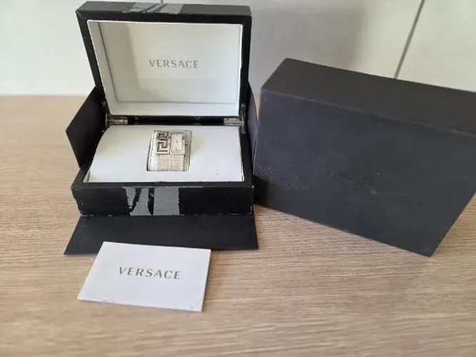 Antigo relógio versace