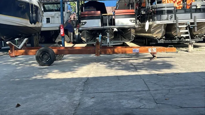 Carreta para lancha até 26 pés (nova)
