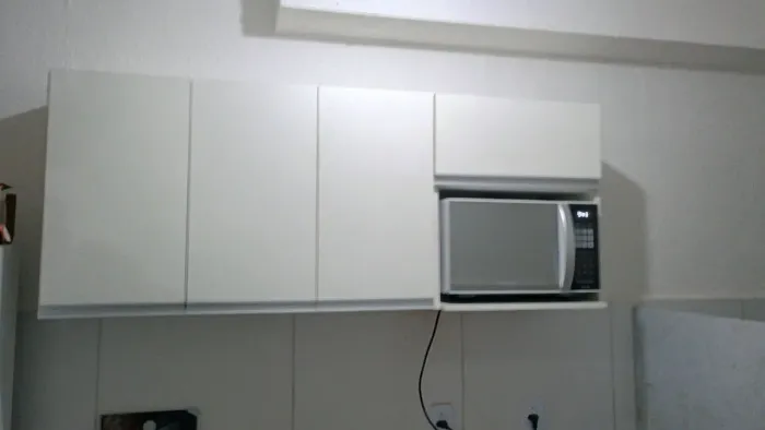 Armario de 3 portas +nicho de microondas 