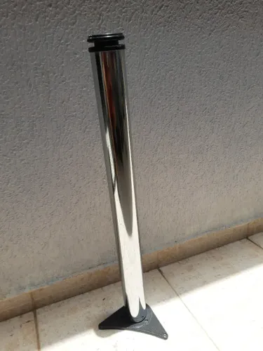 Suporte (pé) para fixação de mesa