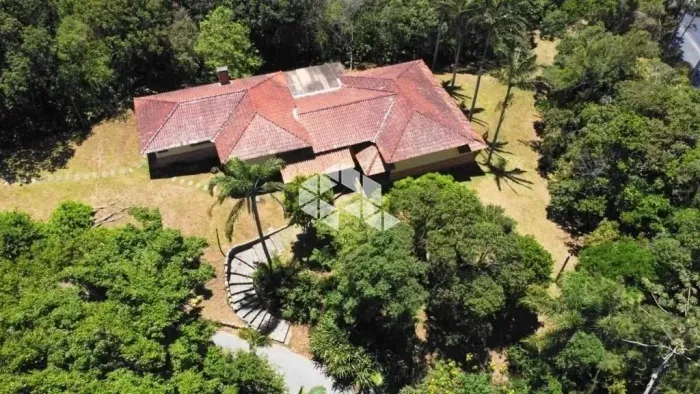 Grande área à venda, 28.240 m² , com 16 imóveis construídos, Rio Tavares - Florianópolis/S
