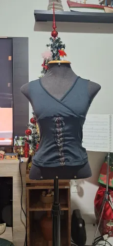 Blusa preta regata