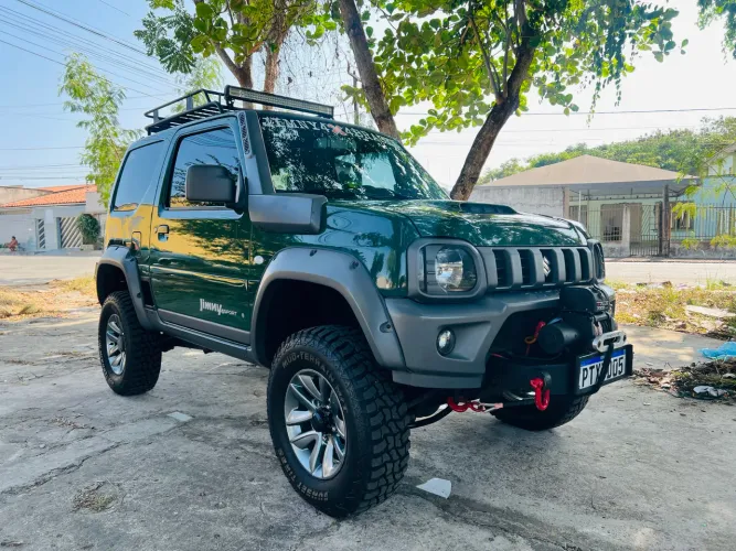 Jimmy 4 Sport 1.3 2021. Carro bem conservado sem detalhes 