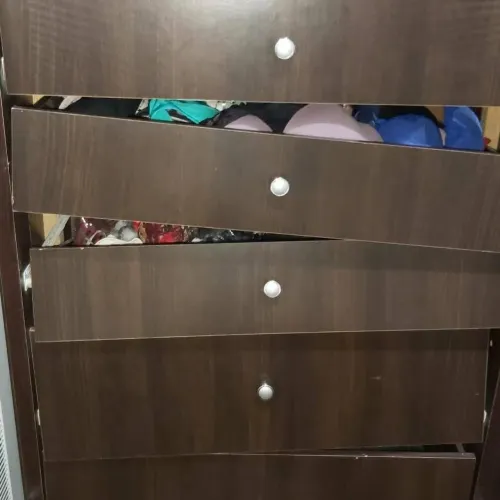 Conserto de cômoda  / reparos em móveis 