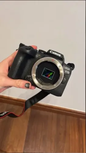 câmera canon mirrorless r10 + lente 18-150mm + lente 50mm