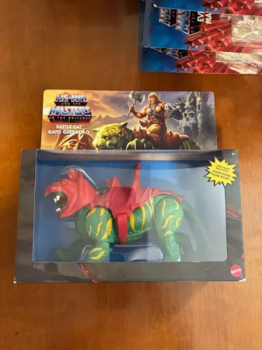 Boneco Gato Guerreiro