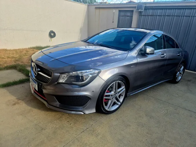 Mercedes-Benz CLA-250 Sport 4matic 2.0 16V 211cv Aut. 2015