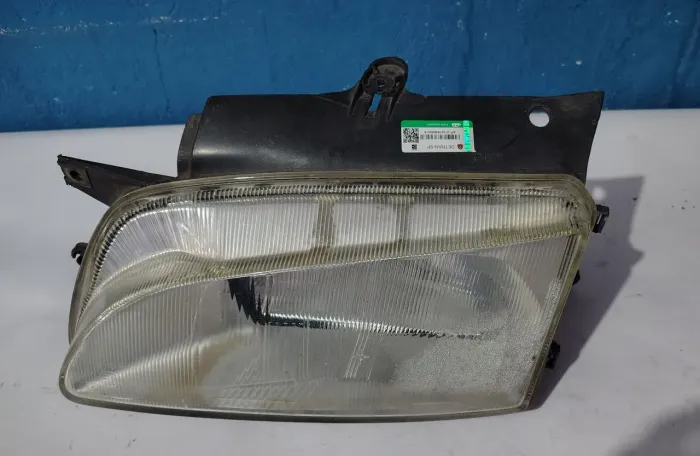 Farol Direito Citroen berlingo Ano 1998 A 2002  usado 
