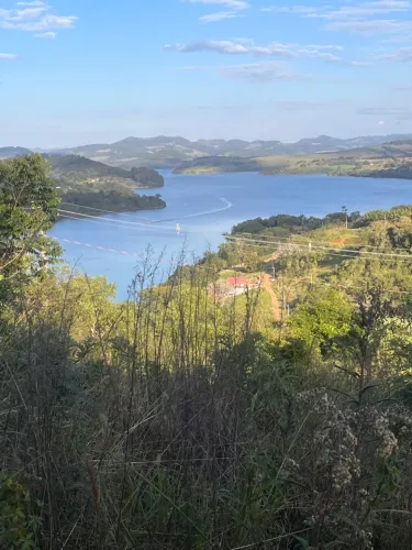 Terreno com vista para o lago de Itá