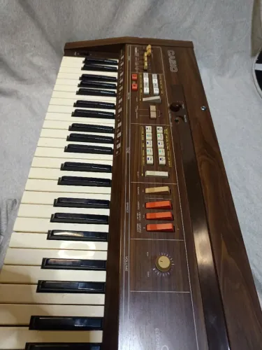 Teclado casiotone 601..não funciona 