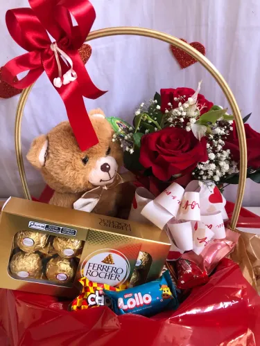 Box romântico, cesta com flores , cesta de chocolates, cesta de aniversário 