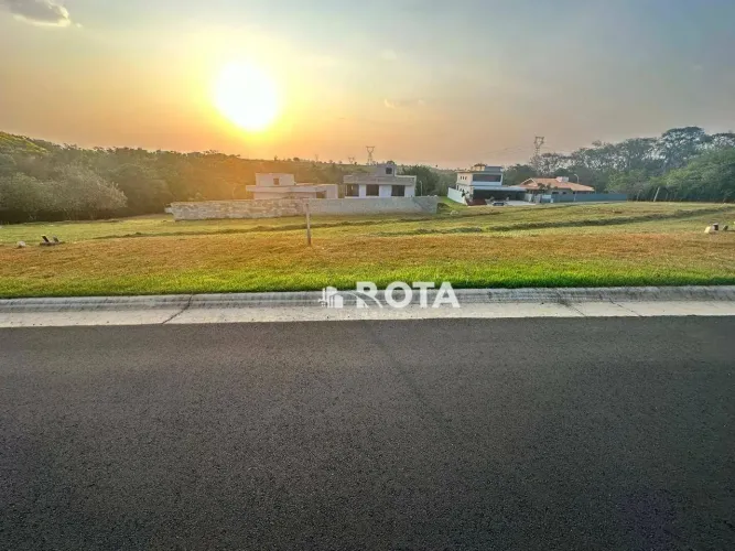 Terreno alto padrão com PROJETO APROVADO NA P.M. JAGUARIÚNA em condomínio de altíssimo pad