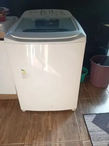 Máquina de lavar roupas 13 kg seminova