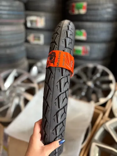 Pneu para moto Matrix 90/90/18 sem câmara