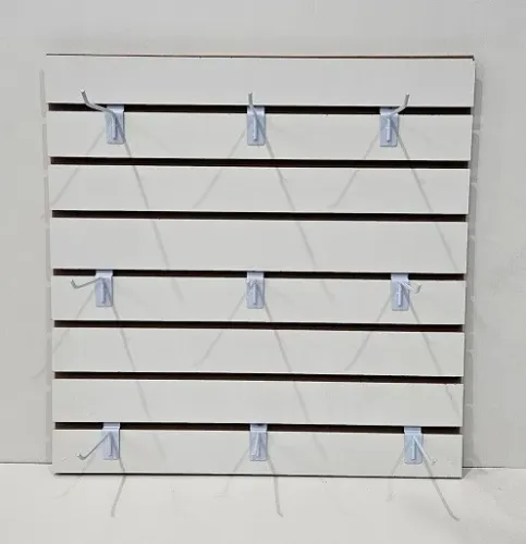 Painel Canaletado c/ 9 Ganchos - Novo