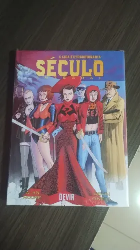 A Liga Extraordinário Século Integral Alan Moore capa dura
